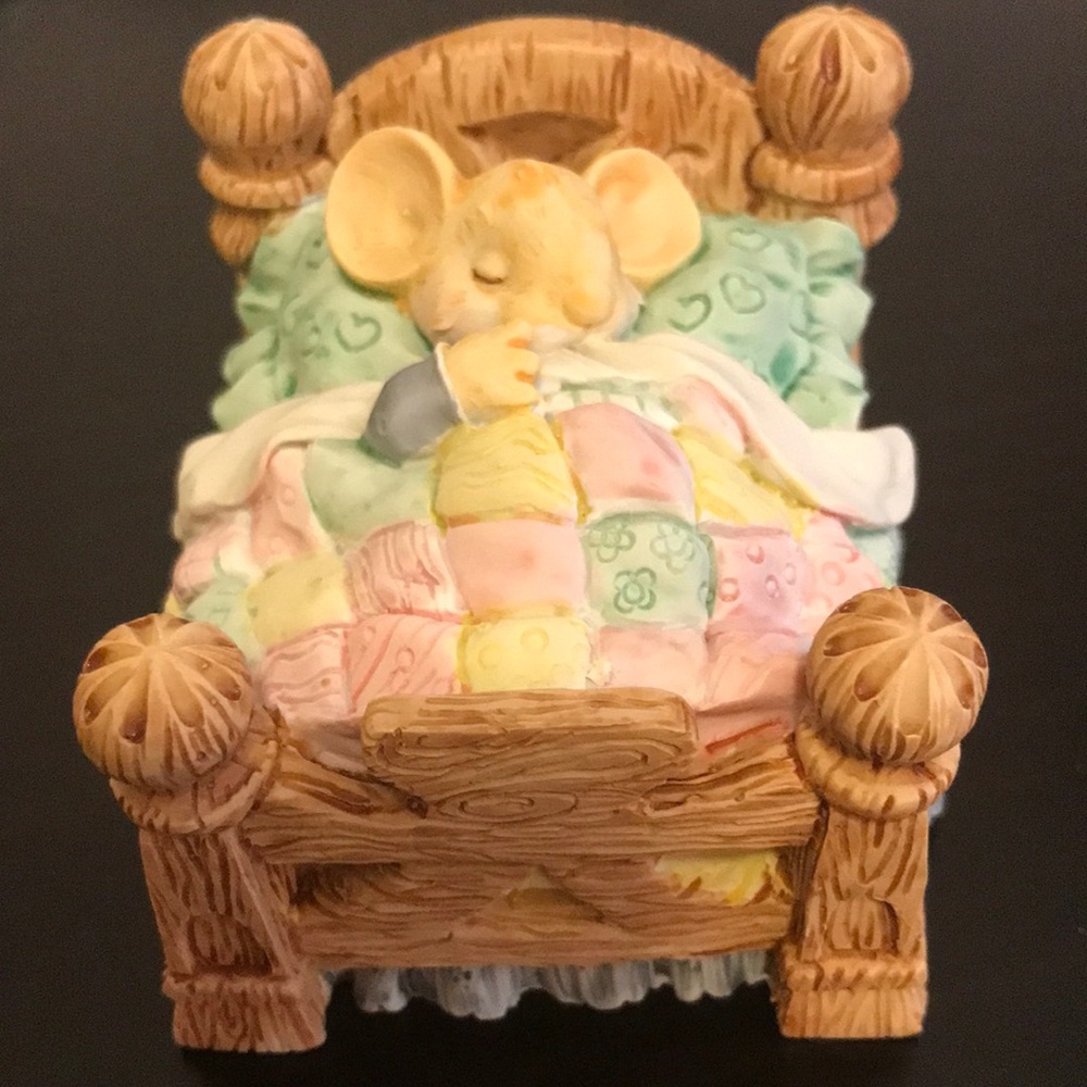 Little Cheesers- Sweet Dreams - Truffle Tucked In Bed-#05236-GANZ 1992